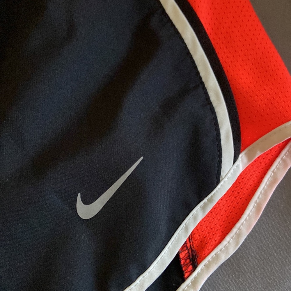 Nike Running Shorts - Picture 2 of 5